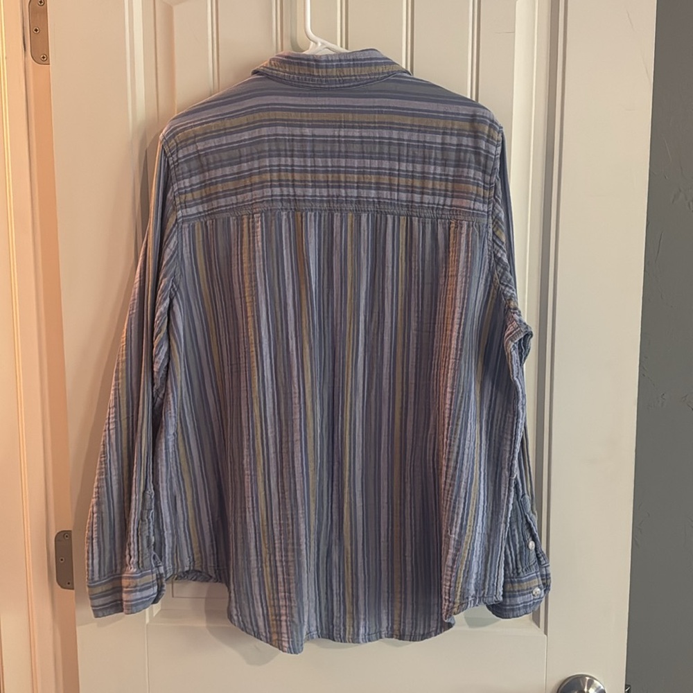 Universal Thread Button Down - Picture 5 of 5